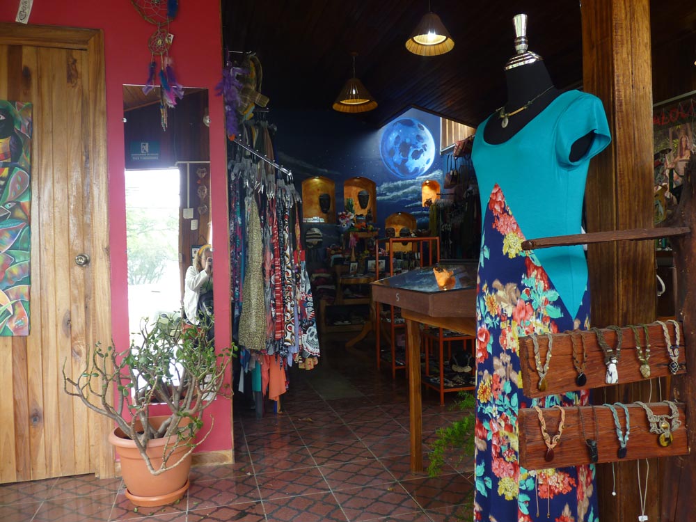 Inside "Luna Azul" in Monteverde - Another fantastic art shop promoting local art