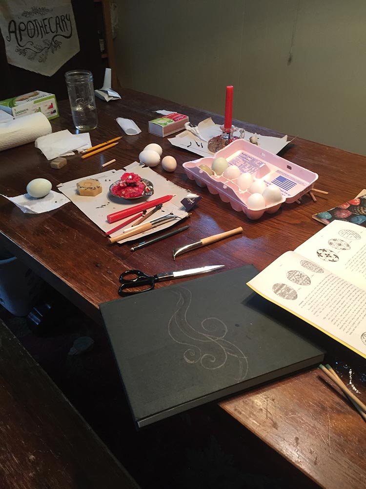 Workspace for egg wax drawing
